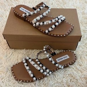 ✨STEVE MADDEN ✨  NEW! Strappy Pearl embellished flat sandals/size 7.5